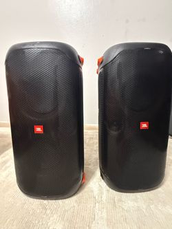 Pairs Jbl 110 portable speakers