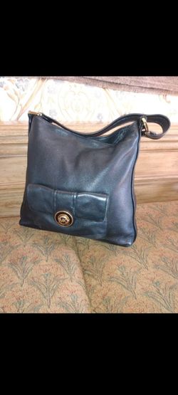 Brand new Michael Kors black purse never used about for $250 brand new