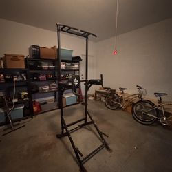 Power tower pull up bar station