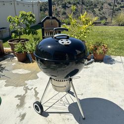 Weber Grill With Matching cover
