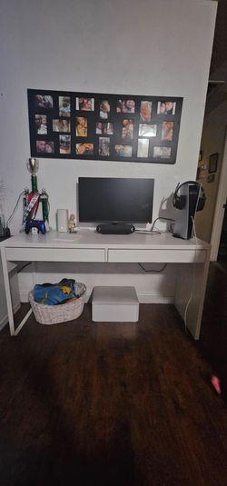 Gaming desk