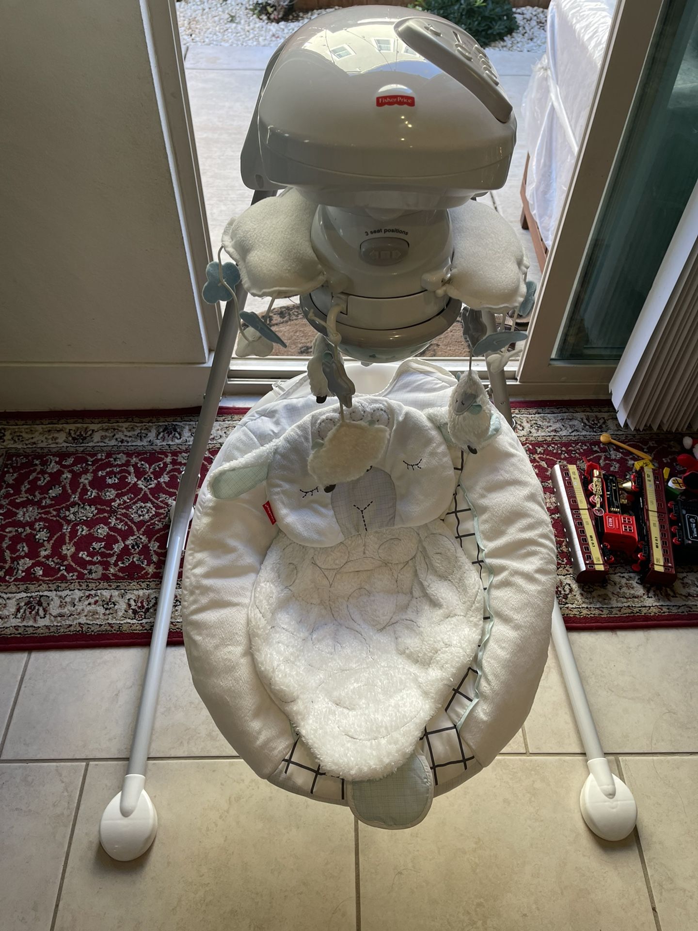 Fisher price 2 Soothing Swing - Sweet Little Lamb Cradle ‘n Swing 