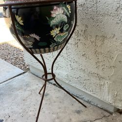 Rustic Wrought Iron Tripod Stand Plant Bowl Birdbath