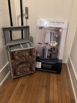 Makeup case/ suitcase PLEASE READ DESCRIPTION FOR PRICING