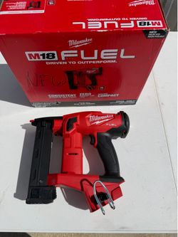 Milwaukee M18 FUEL 18 Gauge 1/4" Narrow Crown Stapler