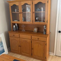 Solid Wood Dining Room Hutch 