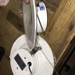 lamparas led.  quedan solo 18 piezas.  por 60 dólares por todas ..