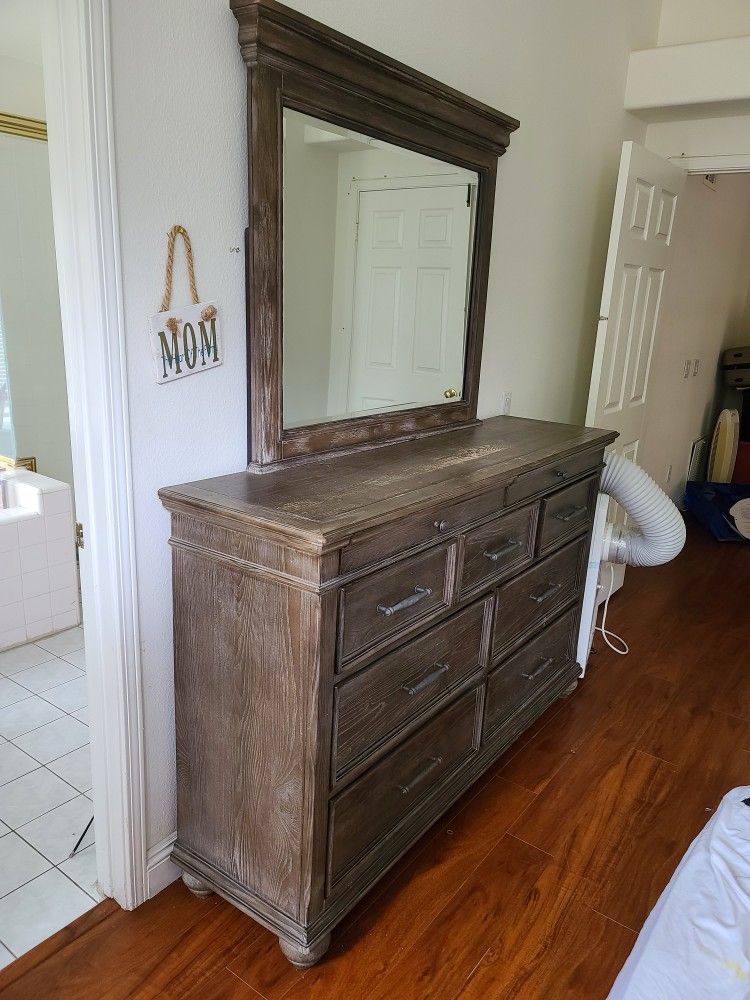 Dresser Bed Frame And Small Drawer