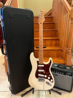 Fender Roadhouse Stratocaster w/ Hardshell Case, Fender Amp