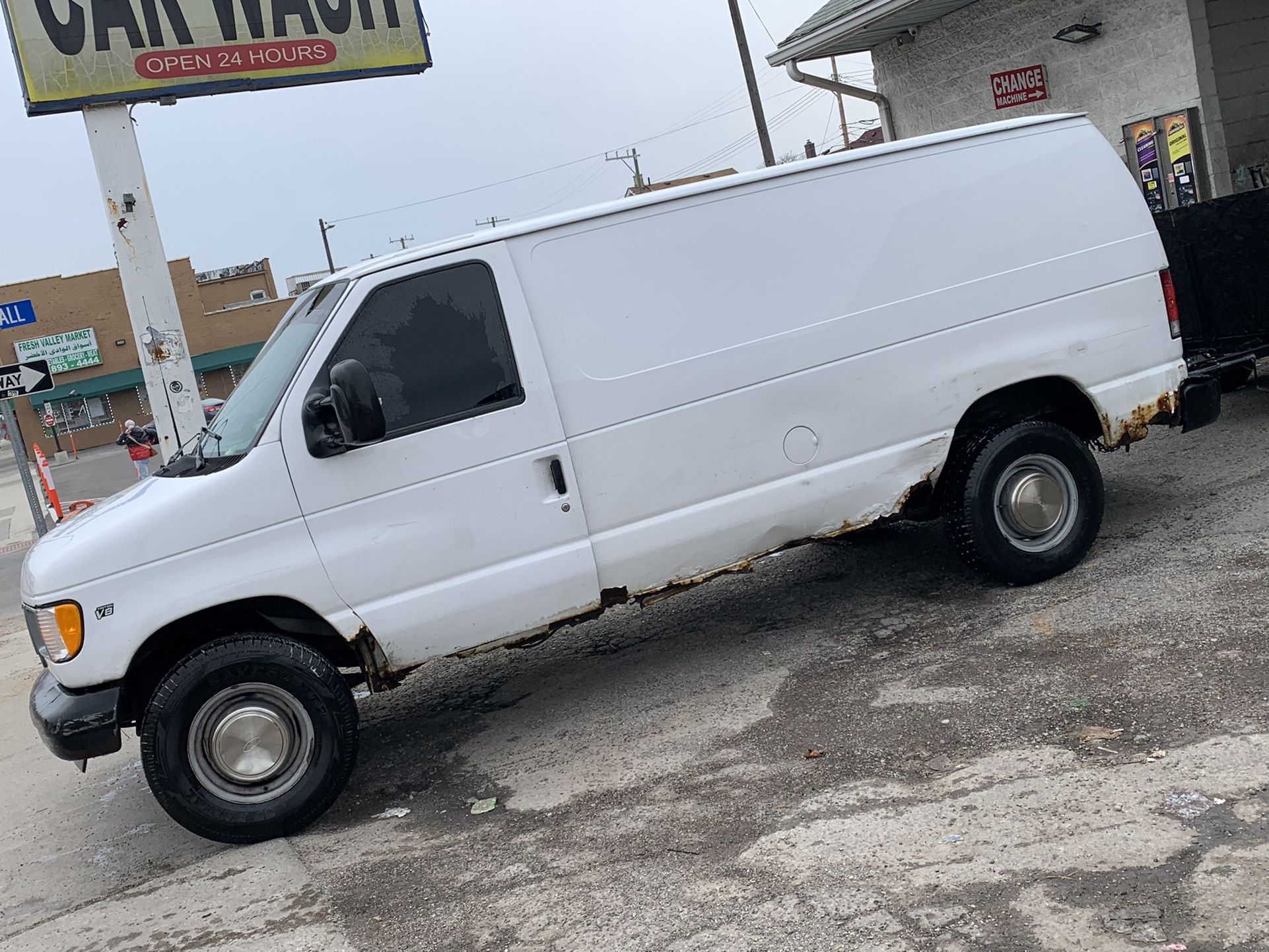 2000 Ford E-350