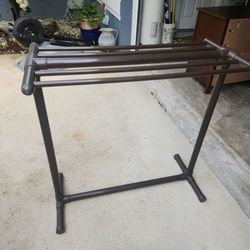 Pool l towel rack