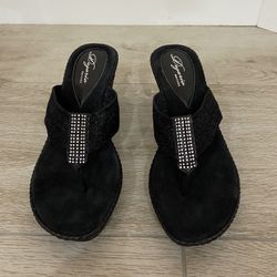 Dezario Imperial 2518 sandal with Swarovski Crystals. Excellent, like new 