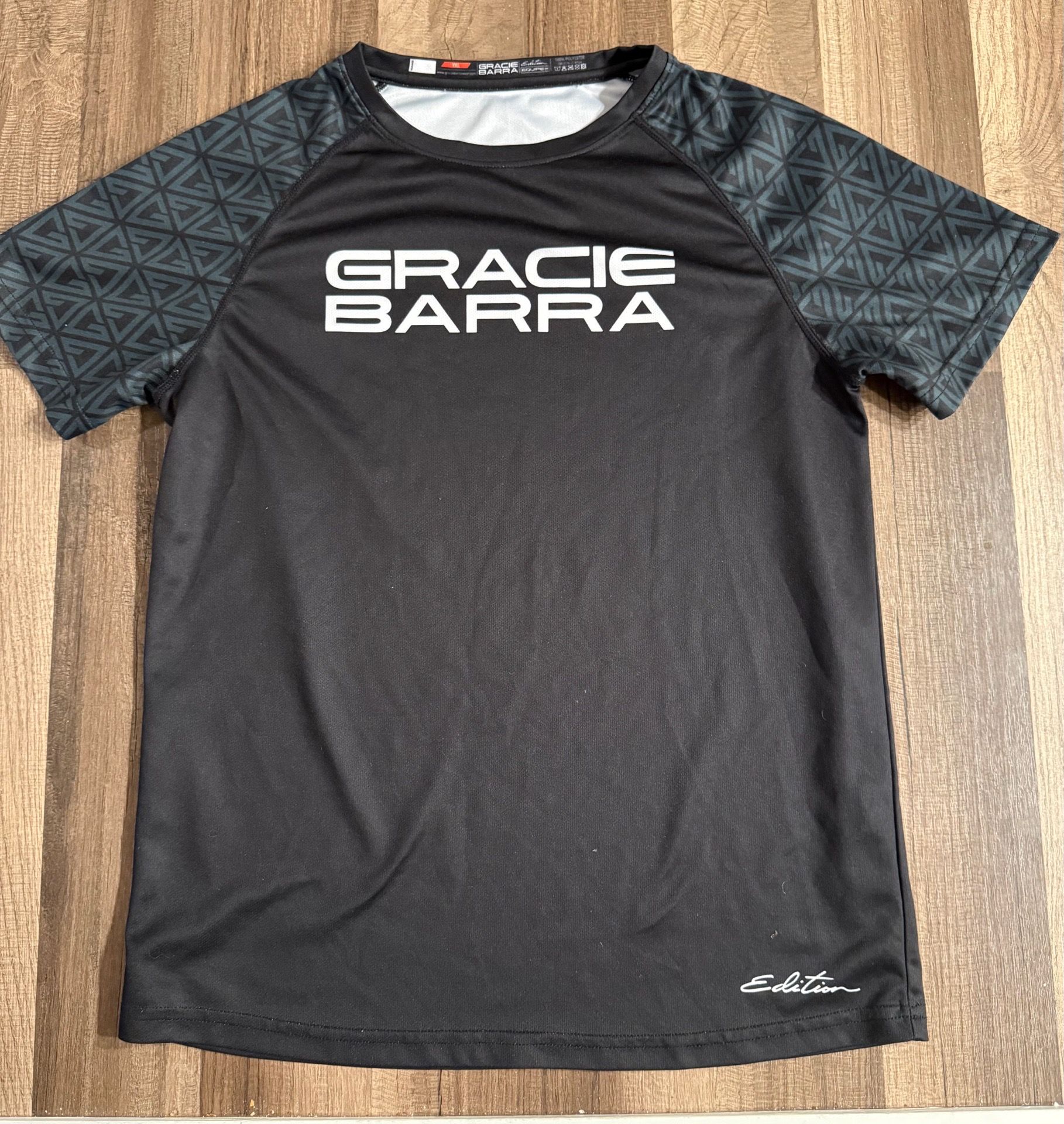 Gracie Barra Equipe Edition Rash Guard, Size YXL