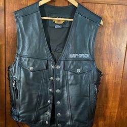 Men’s Small Black Harley Davidson Vest