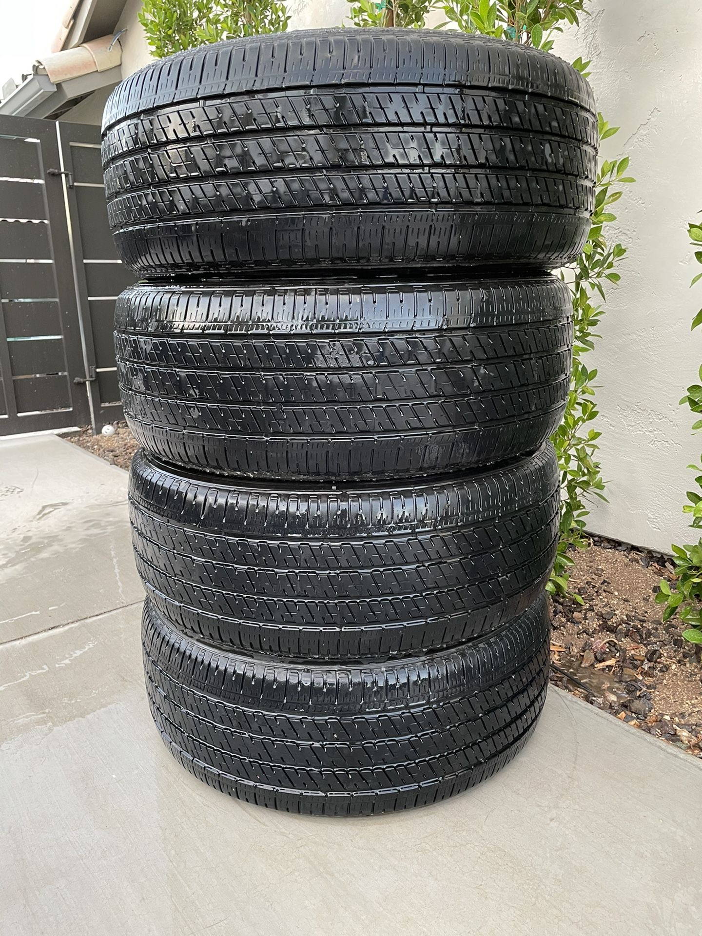 Bridgestone Dueler LTH 275/55 R20 113T SL BSW Tires (35k Miles Left)