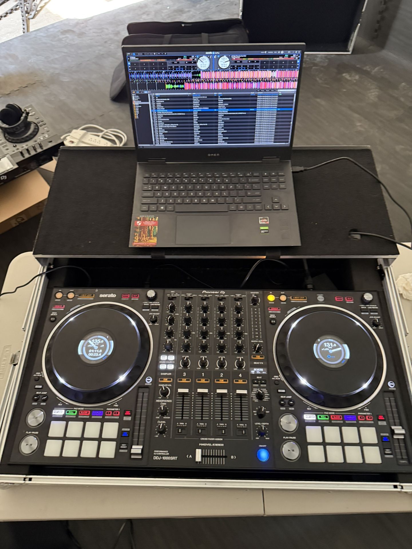 Pioneer DDJ 1000-SRT and Flight Case