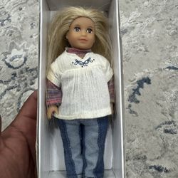 American Girl Julie 6.5" F7134 Mini Doll & Mini Book in Original Box (10H)