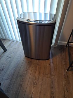 Electric (battery) Garbage Can