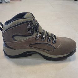 Hi-Tec Men's Coronado Hiking Boots in size 9.5