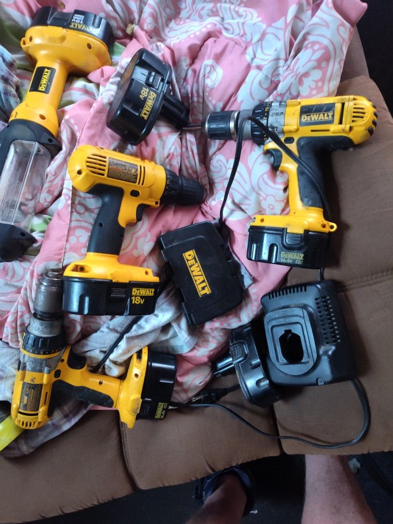 DeWalt Lot 60$