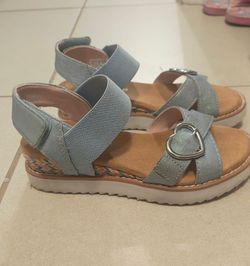 Skechers girls size 13.5 sandals