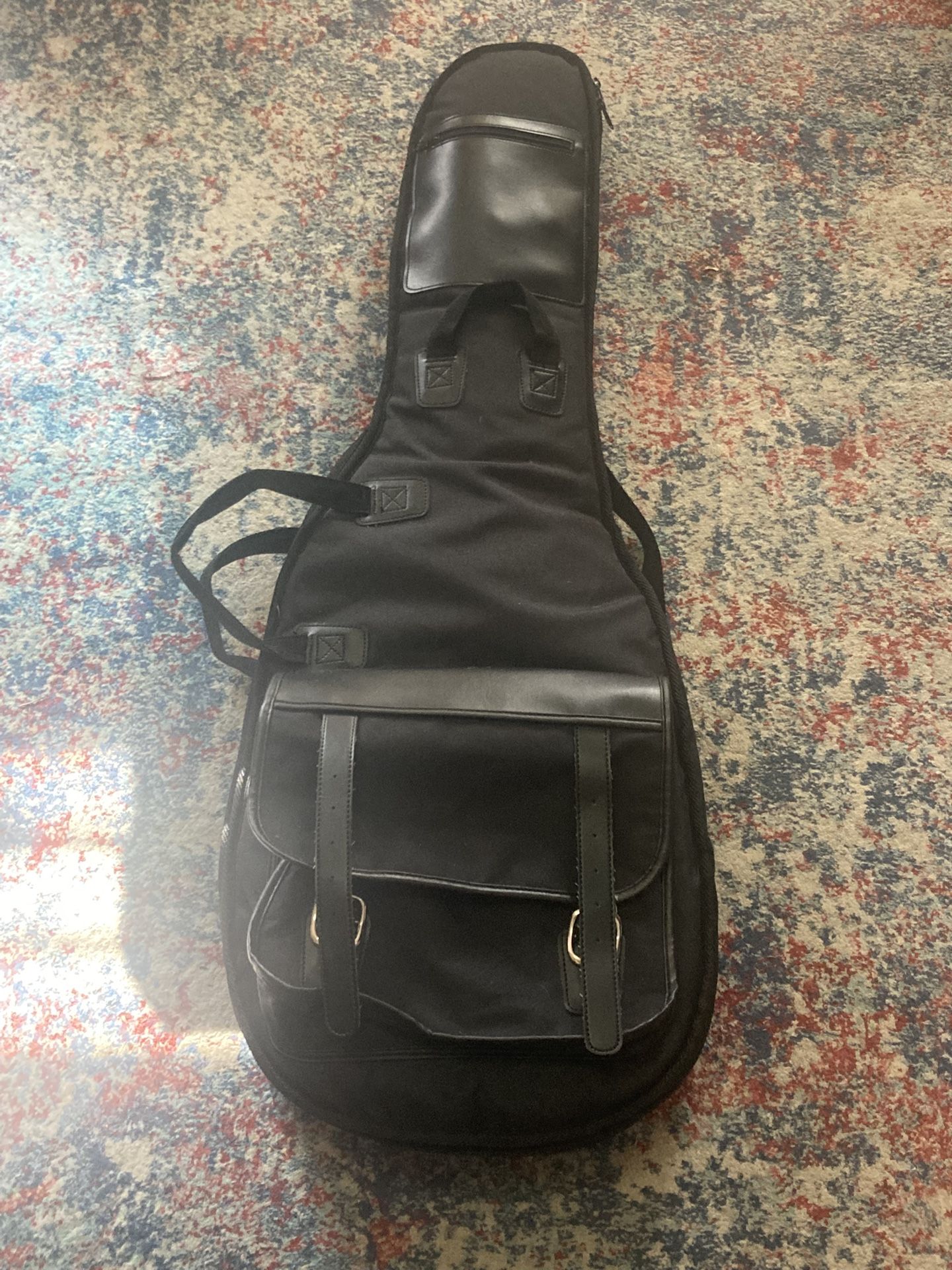 Guitar carry case for solid body electric guitar