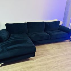 Black Color Sectional L Shaped Sofa Couch In Very Nice Condition