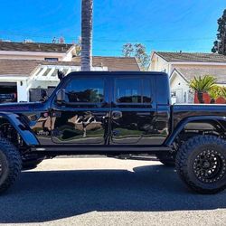 2023 Jeep Gladiator