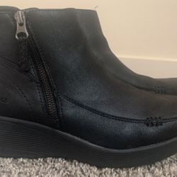 Sketchers Boots $30