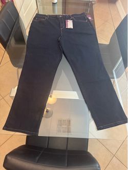 NEW Gloria Vanderbilt Amanda Slimming Jeans – Women’s 16W Average – Dark Wash $10 OBO