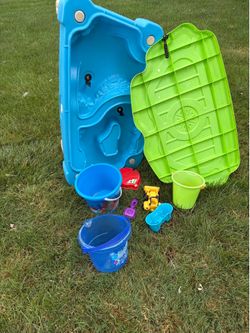 Step 2 Sand/Water Table and Toys