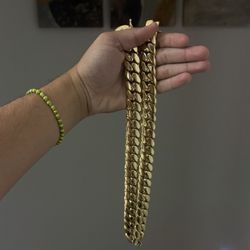 Laminated Gold Cuban Link 483 Grams 