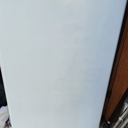 Mini Fridge Works Good With Freezer 