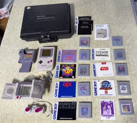 Nintendo Game Boy (DMG-01 model) bundle w/assorted games
