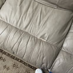 Sala De Piel / Gratis Solo tiene que venir por ella , Está muy pesada 