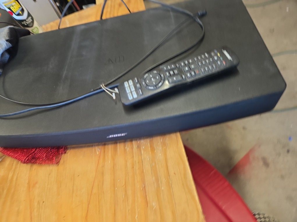 Bose Sound Bar With Remote