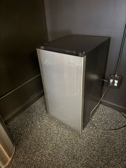 Mini fridge