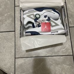 Jordan 4 Midnight Navy Size 9.5