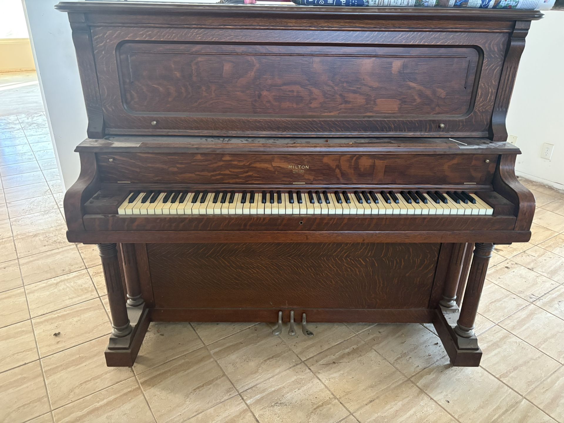 Milton Piano 