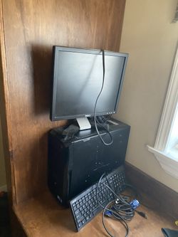 Desk top computer for parts not sure of it works haven’t tried it!