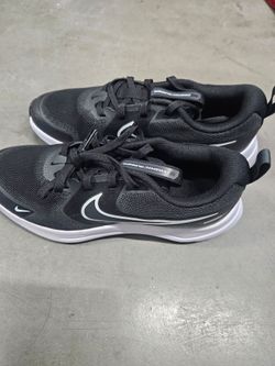 Nike Cosmic Runner road running shoes