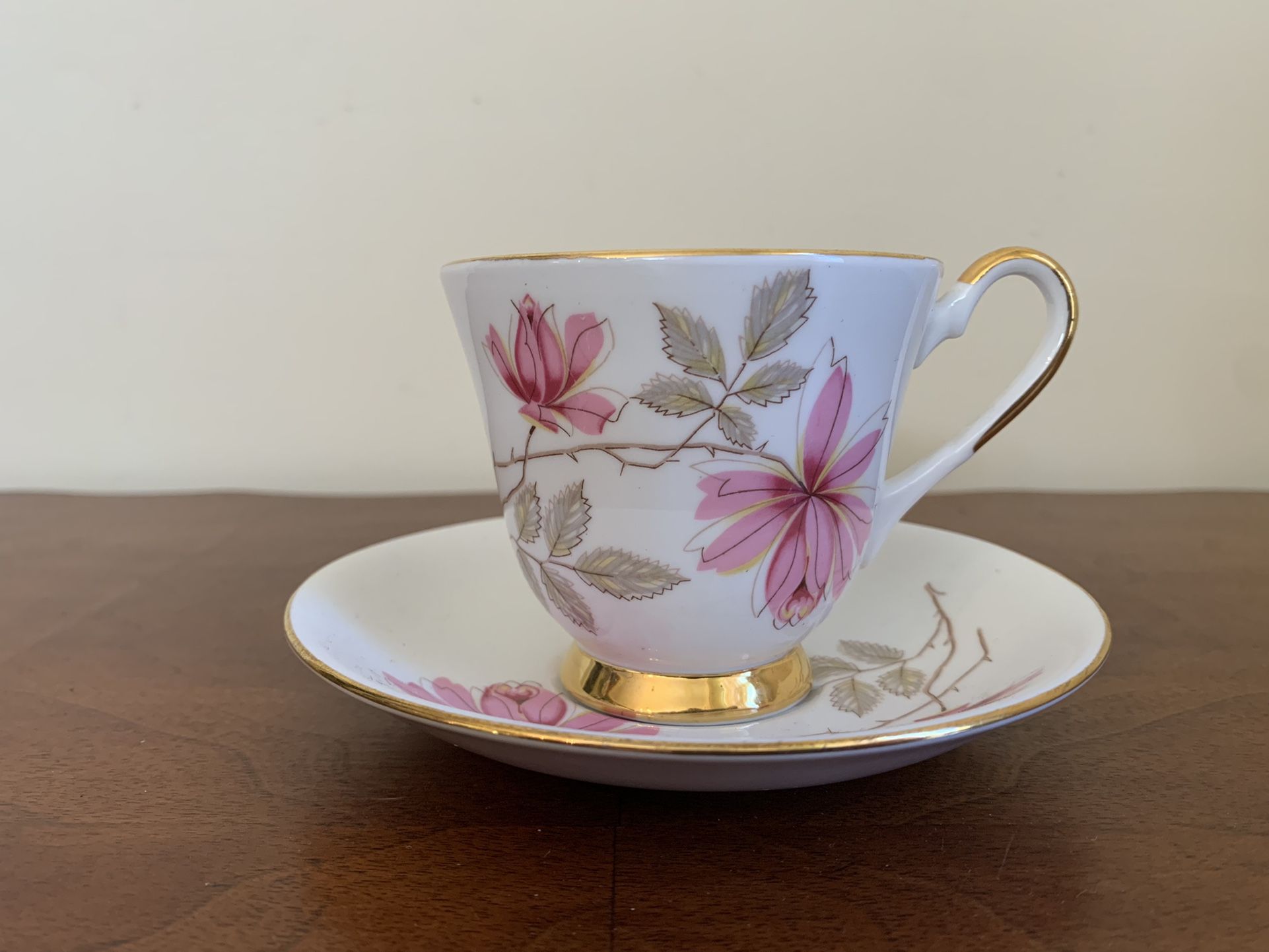 Vintage Bone China by Ainsdsle China Co. LTD. Teacup & Saucer - made in England  