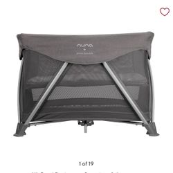 Nuna ® SENA aire ® Granite Grey Playard, Travel Crib