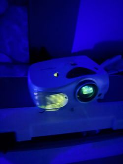 Professional Home theatre projector hd7100