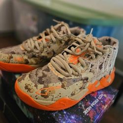 Melo boys Basketball Shoes Size 7