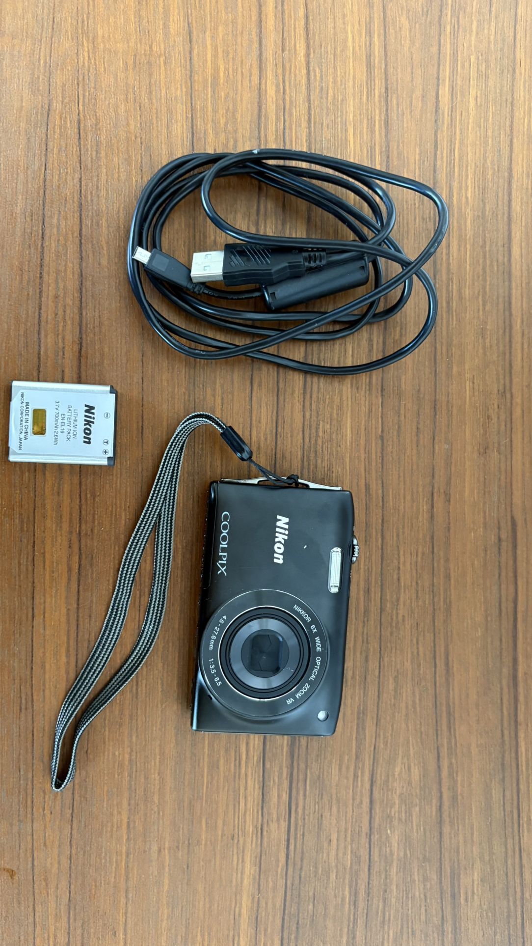 Nikon Coolpix S3300 – Compact Point & Shoot with 6x Optical Zoom