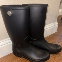 Ugg Rain boots Size 9 Women 
