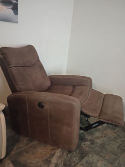 FREE COMFY "STUCK-UP" POWER RECLINER