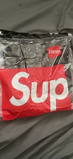 Black supreme socks