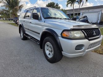 2002 Mitsubishi Montero sport
